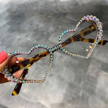 Load image into Gallery viewer, Vintage Heart Sunglasses Women Fashion Luxury Rhinestone
